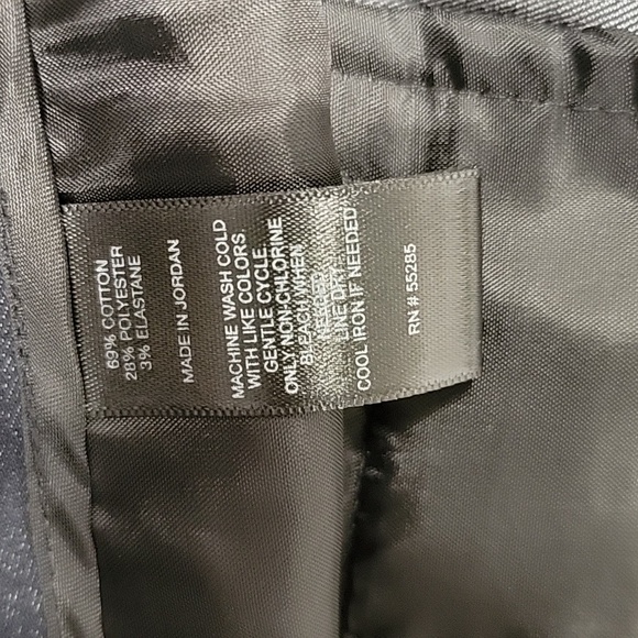 Express, Size 10R, NWOT Lightweight Shorts, Raw Denim Blue Color, NWOT. - Picture 9 of 10